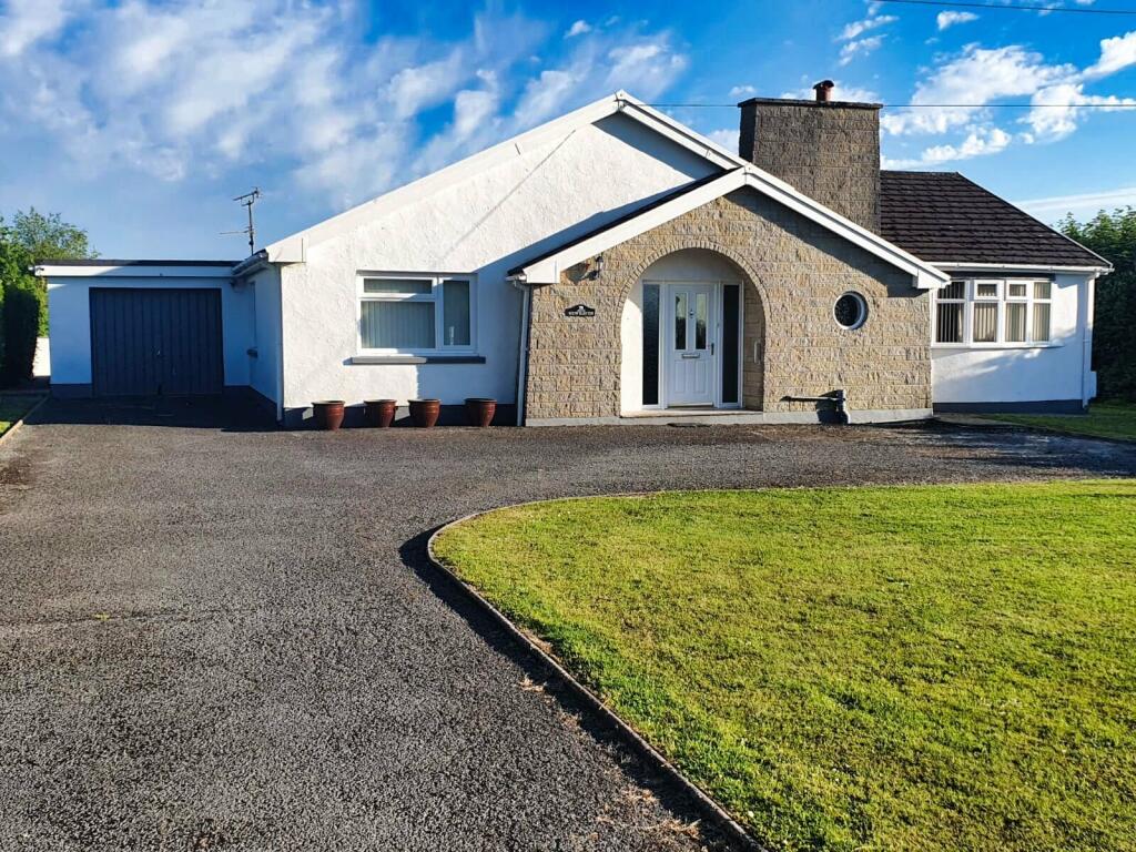 3 bedroom detached bungalow for sale in New Haven, Templebar Road