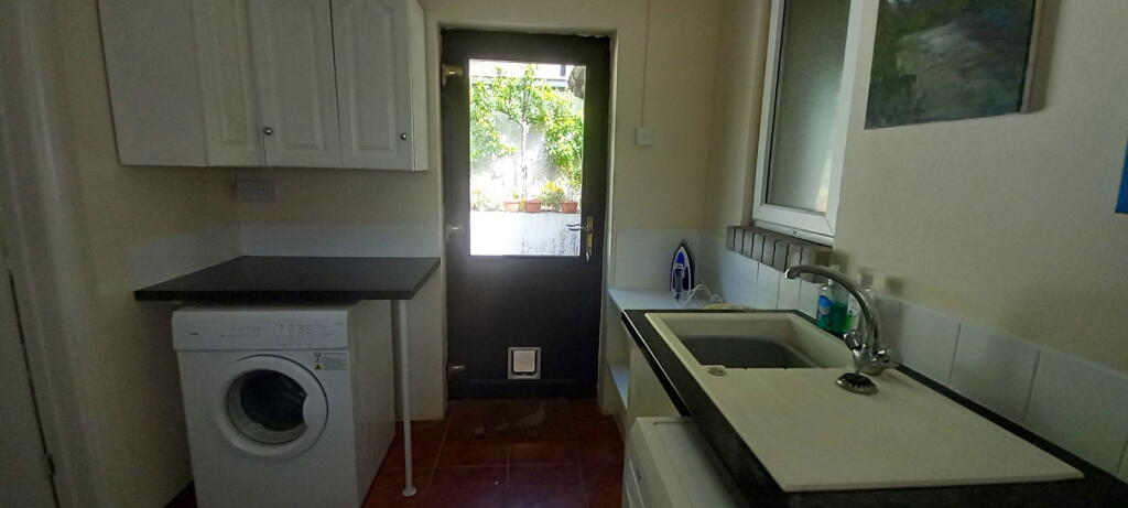 3 bedroom detached bungalow