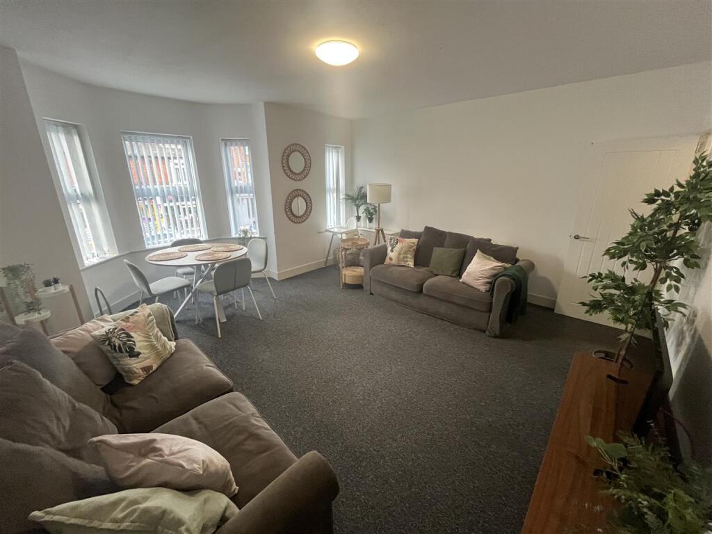 Main image of property: The Broadway, Southampton