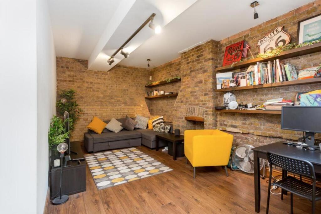 Main image of property: Prince Of Wales Passage