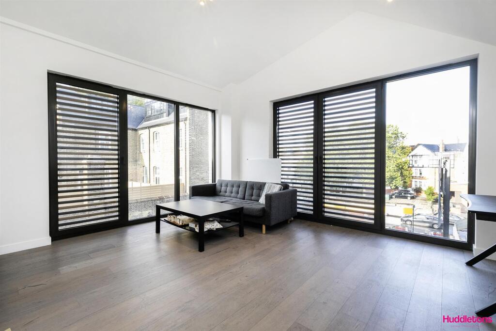 Main image of property: 675 Green Lanes, London