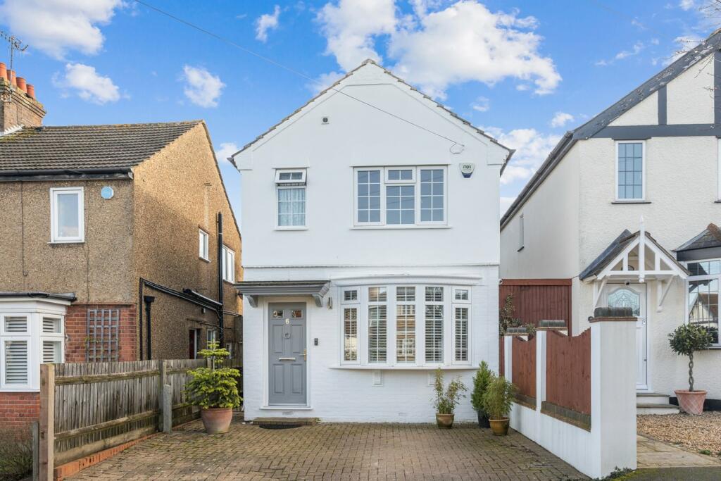 2 bedroom house for sale in Bournehall Lane, Bushey, WD23
