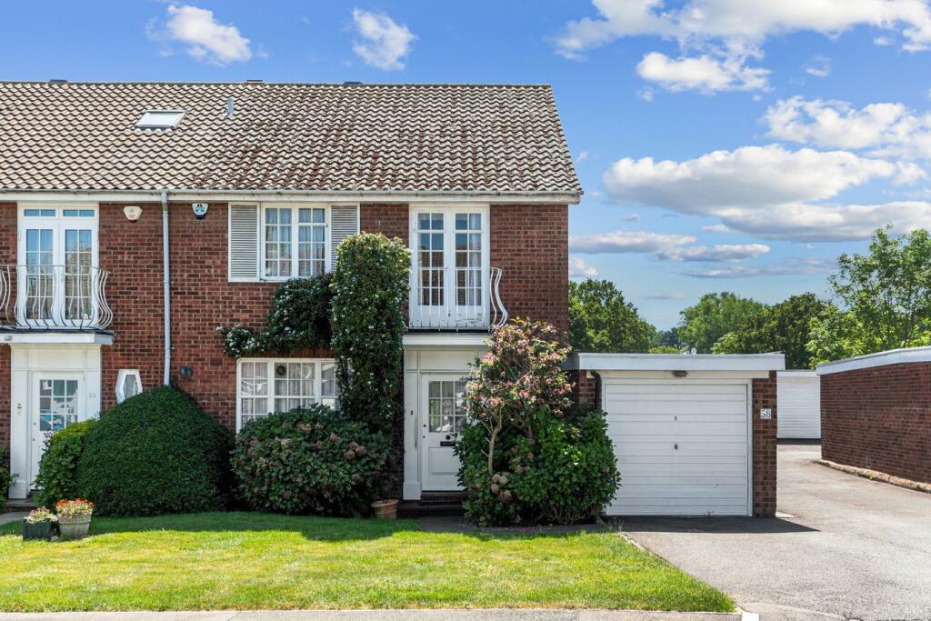 3 bedroom house for sale in Sunningdale Close, Stanmore, HA7