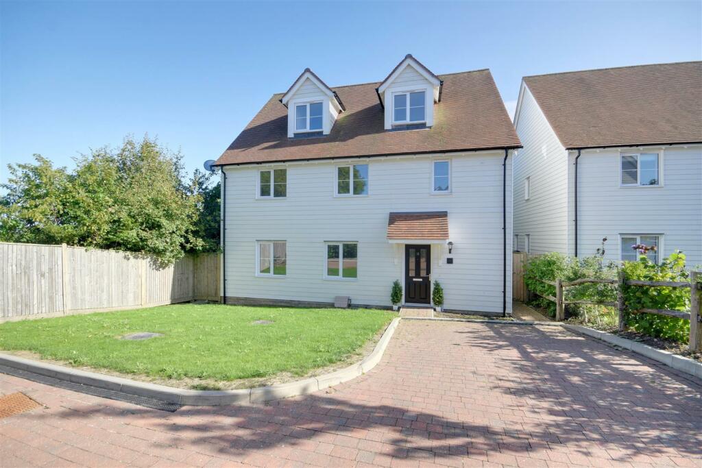 5 bedroom detached house for sale in Stockwood Meadow, Staplecross, TN32