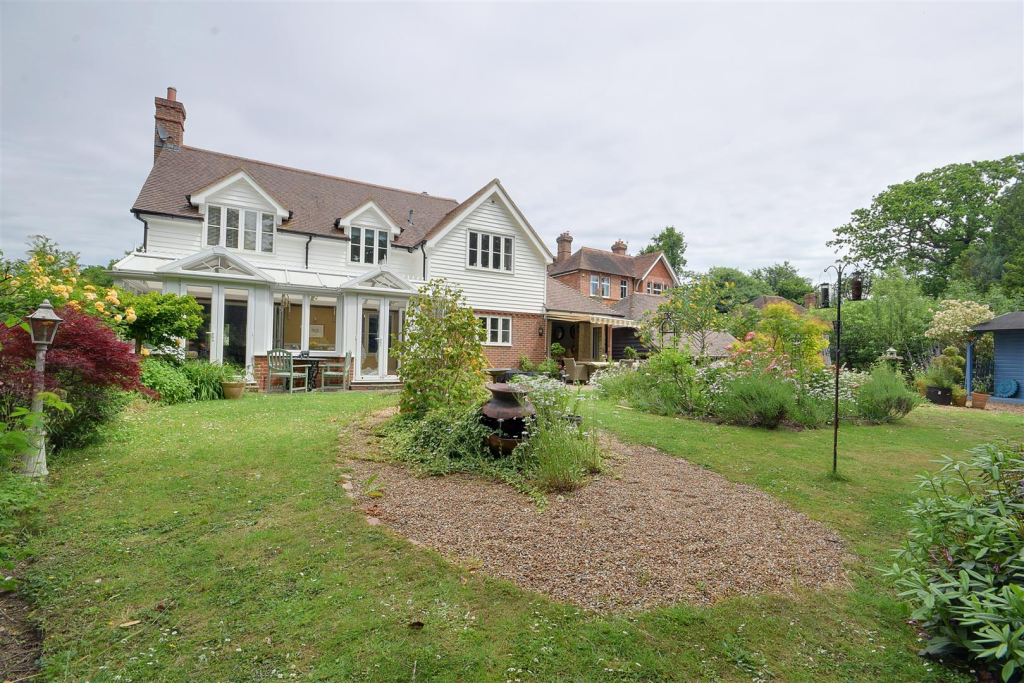 4 bedroom detached house for sale in Highfields Place, Northiam, TN31