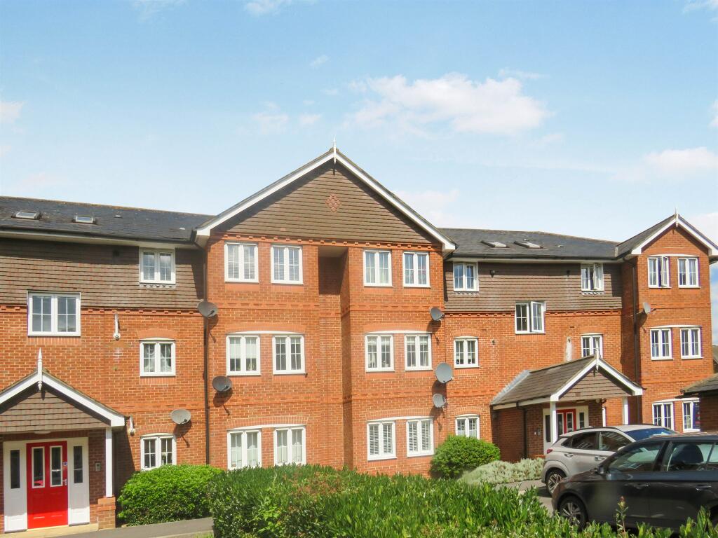 2 bedroom apartment for sale in Britannia Drive, Beggarwood