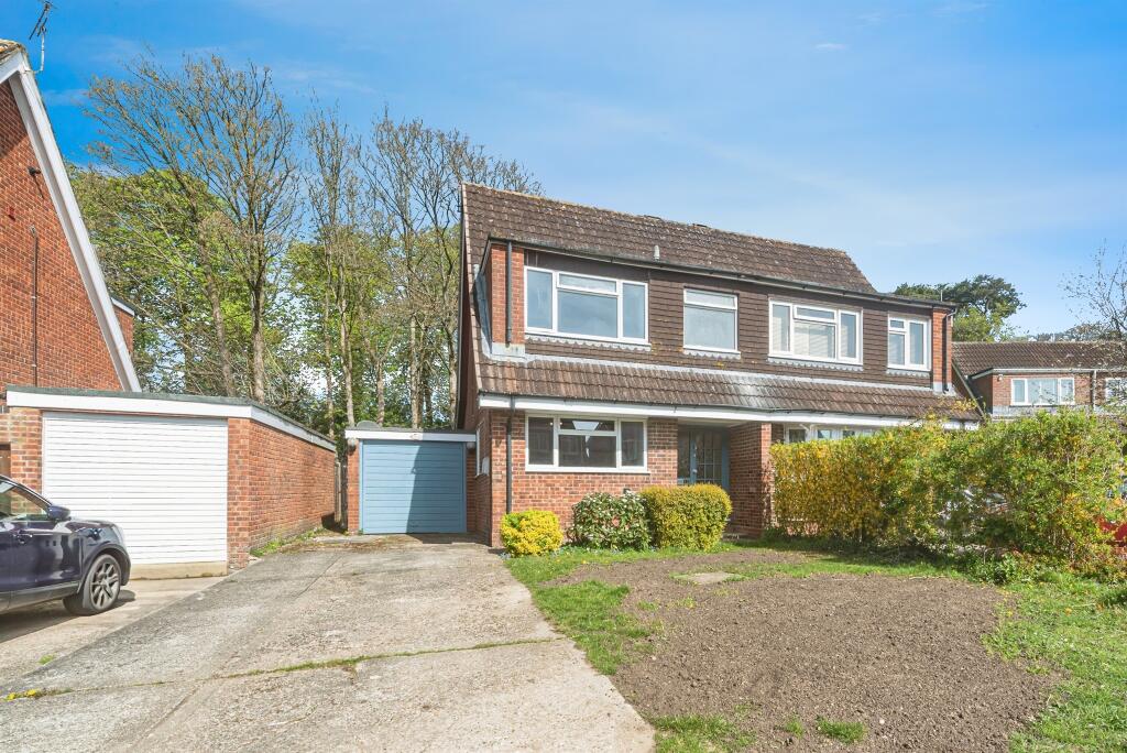 Main image of property: Foxmoor Close, Oakley, BASINGSTOKE
