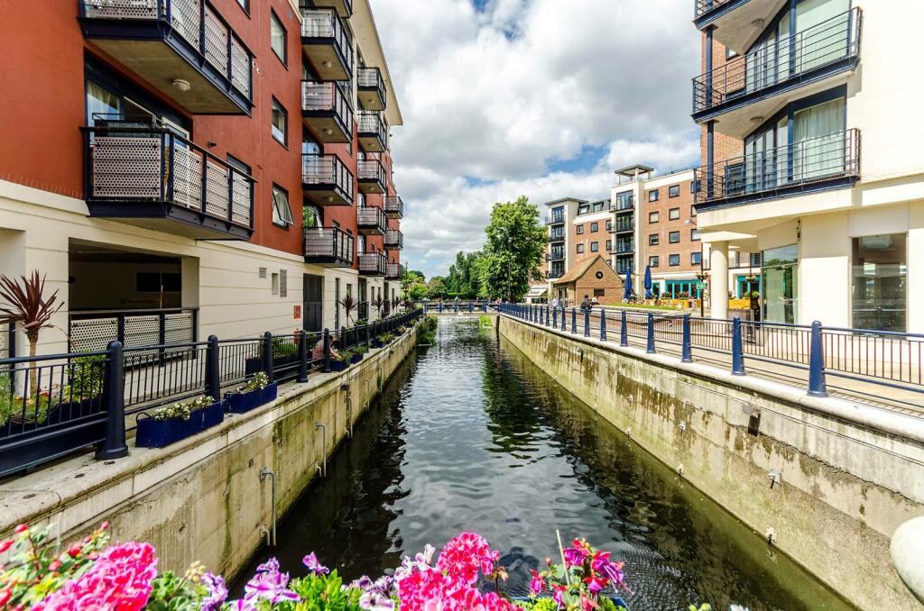 2 bedroom flat for sale in Charter Quay, Kingston, Kingston upon Thames