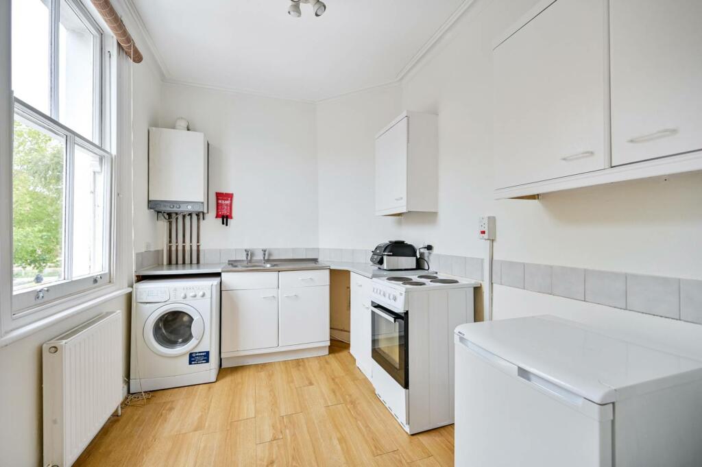 Studio flat for sale in Fassett Road, Kingston, Kingston upon Thames, KT1