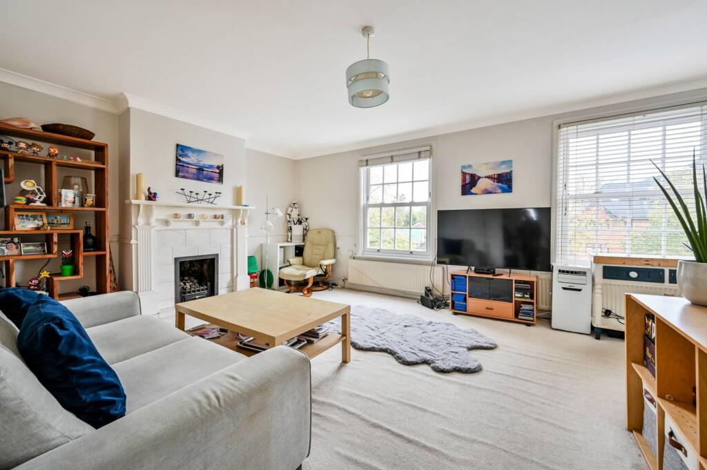 Main image of property: The Broadway, Thames Ditton, KT7