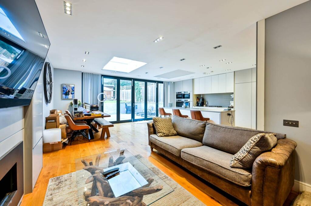 Main image of property: Southwood Drive, Surbiton, KT5
