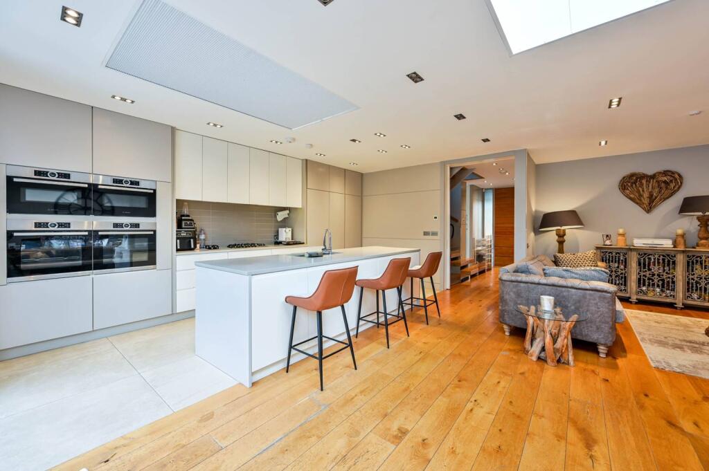 Main image of property: Southwood Drive, Surbiton, KT5