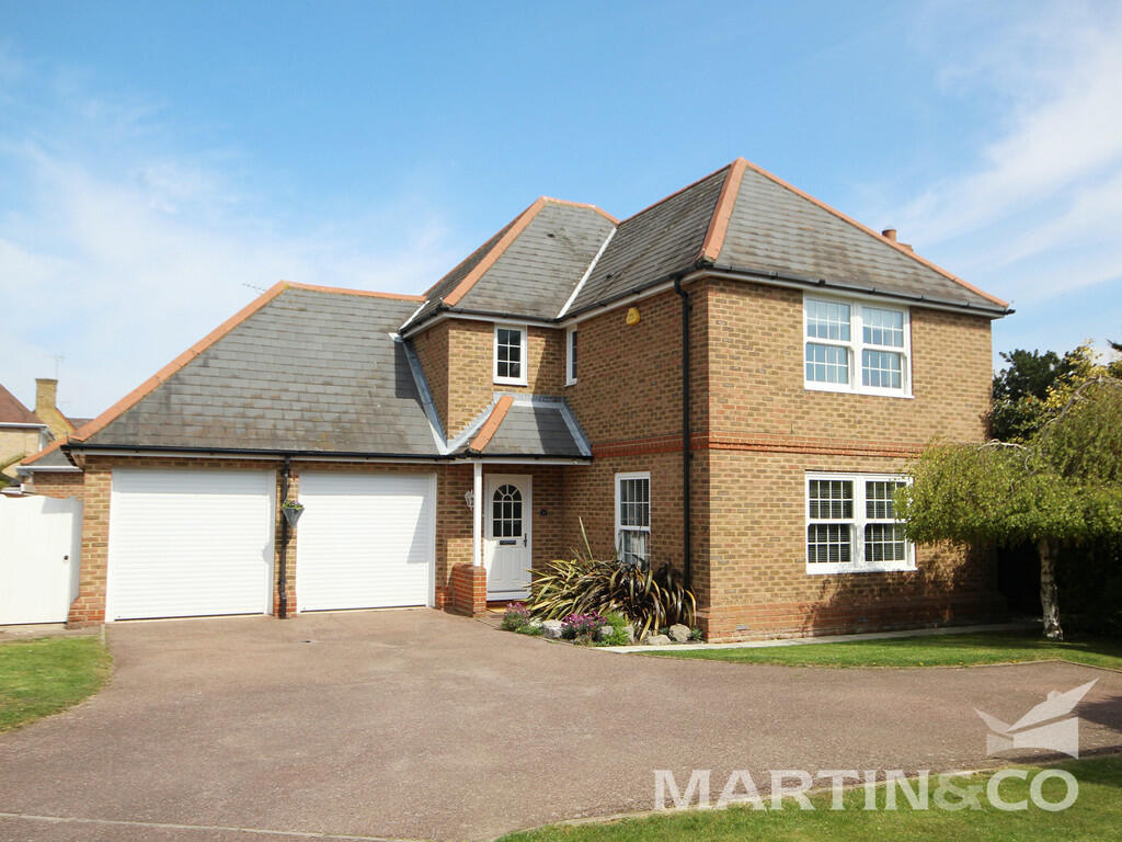 4 bedroom detached house for sale in Drywoods, South Woodham Ferrers, CM3