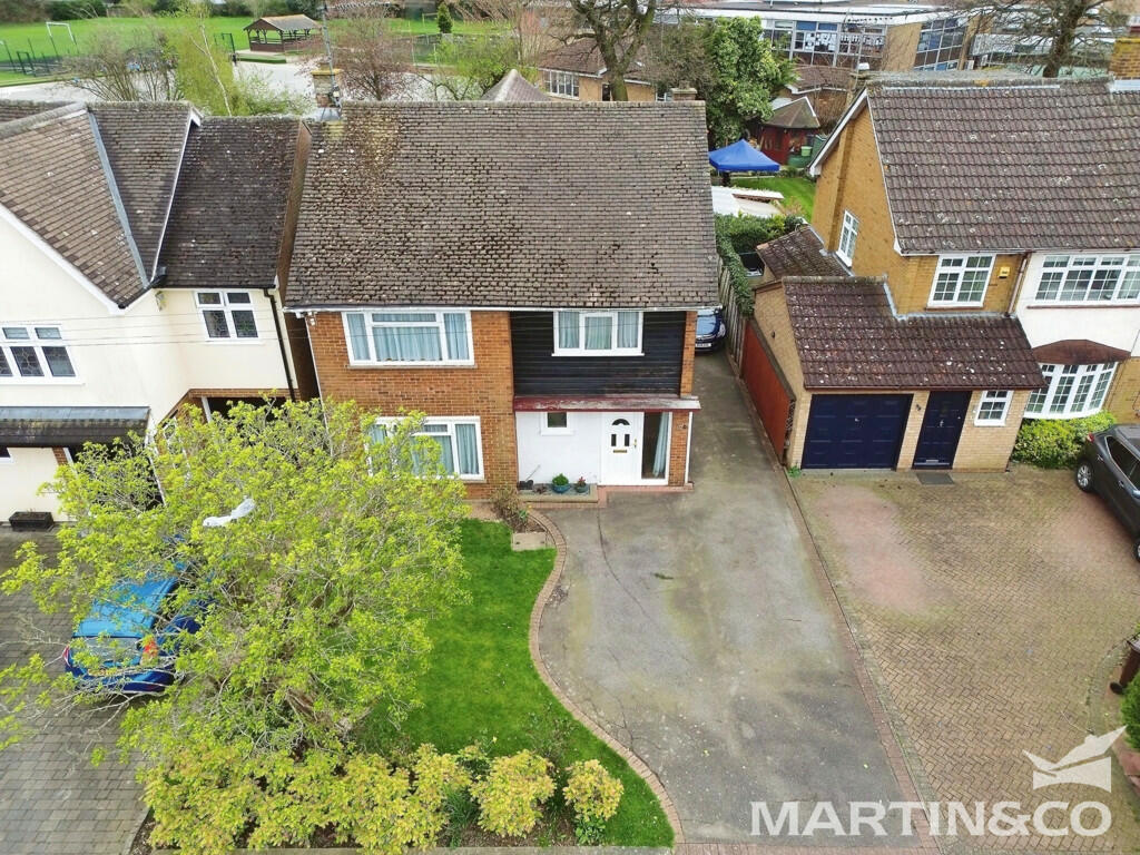 5 bedroom detached house for sale in Bodmin Road, Chelmsford, CM1