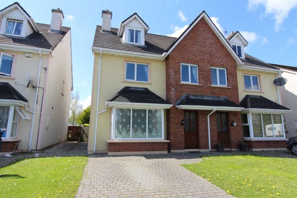 4 bedroom semidetached house for sale in 12 Cois Abhainn, Castlemaine Road, Tralee, Co. Kerry