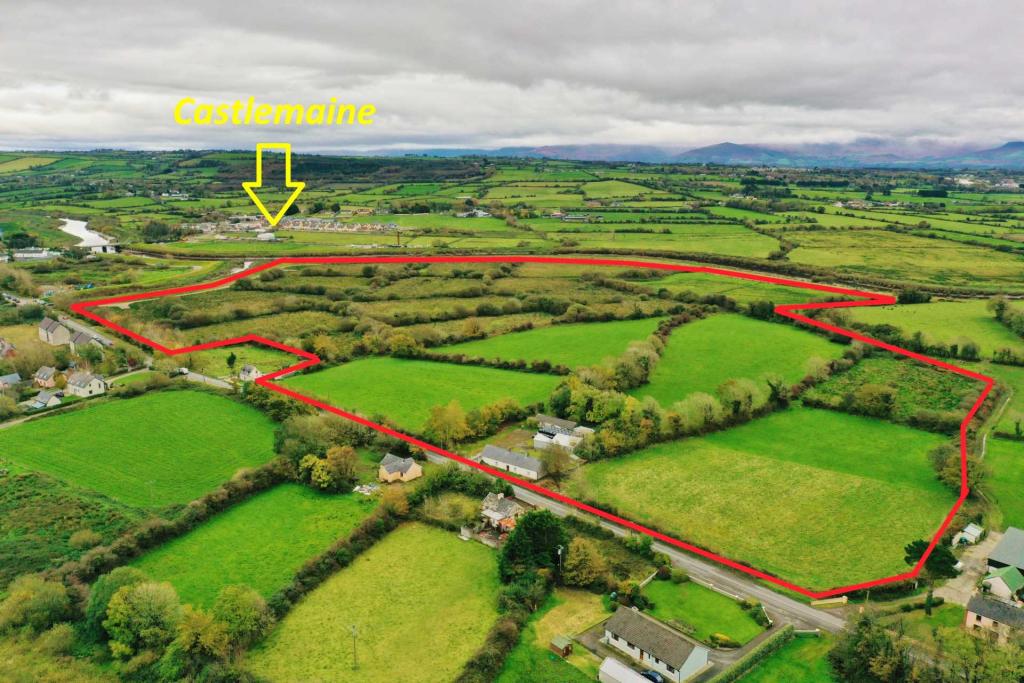 Land for sale in Annagh, Castlemaine, County Kerry. V93 CF1, Ireland