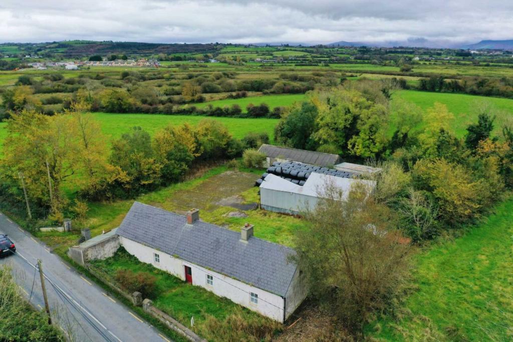 Land for sale in Annagh, Castlemaine, County Kerry. V93 CF1, Ireland