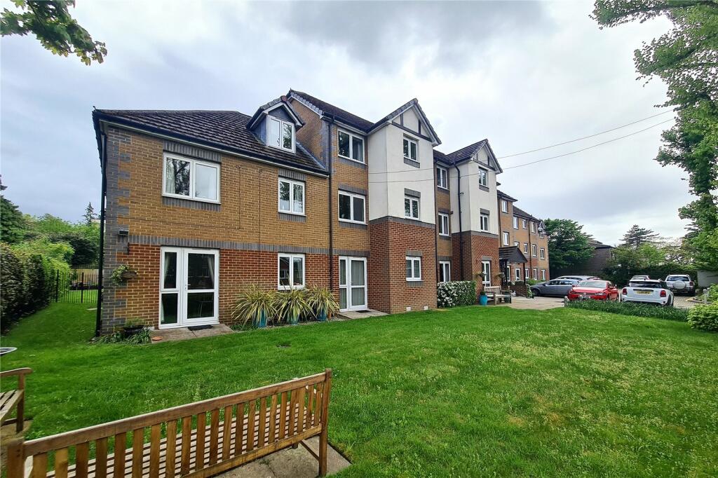 1 bedroom retirement property for sale in Upper Gordon Road, Camberley