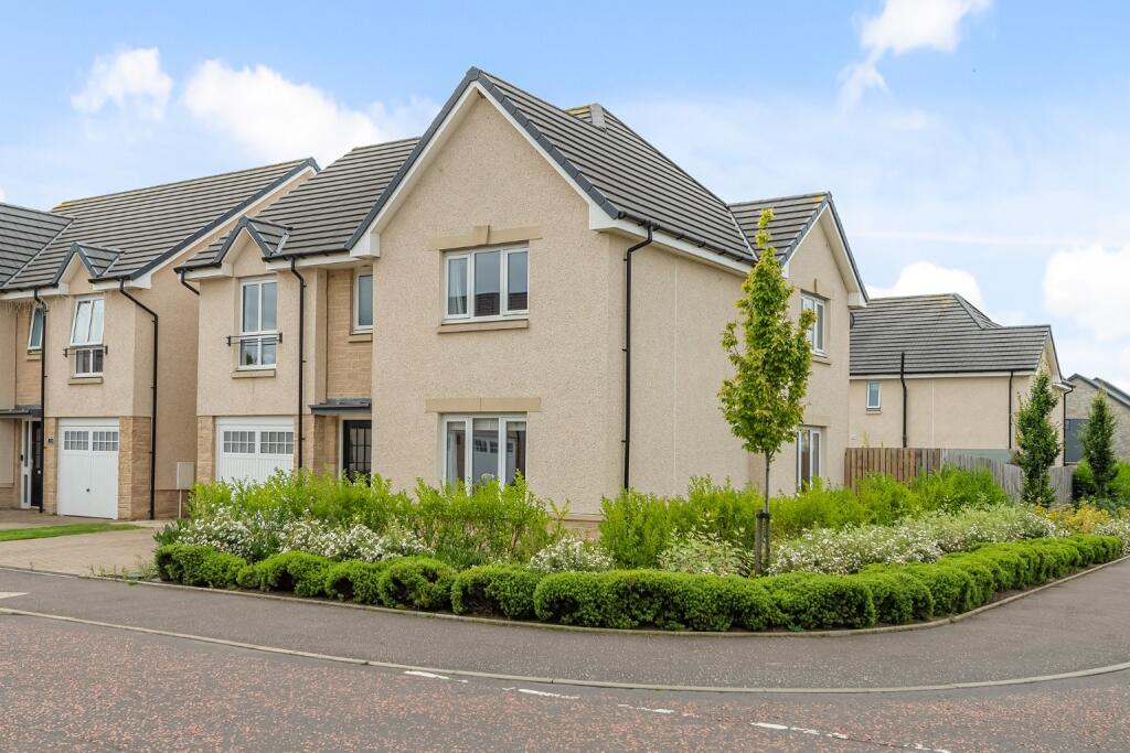 4 bedroom detached house for sale in 37, Mossend Gardens, West Calder