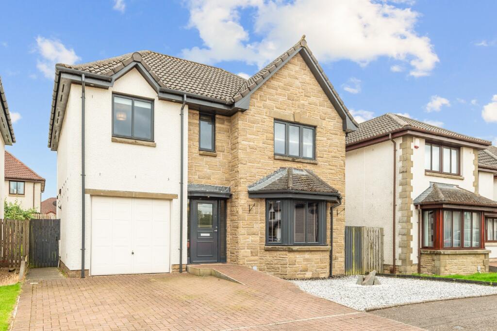4 bedroom detached house for sale in Old Hall Knowe Place, Bathgate