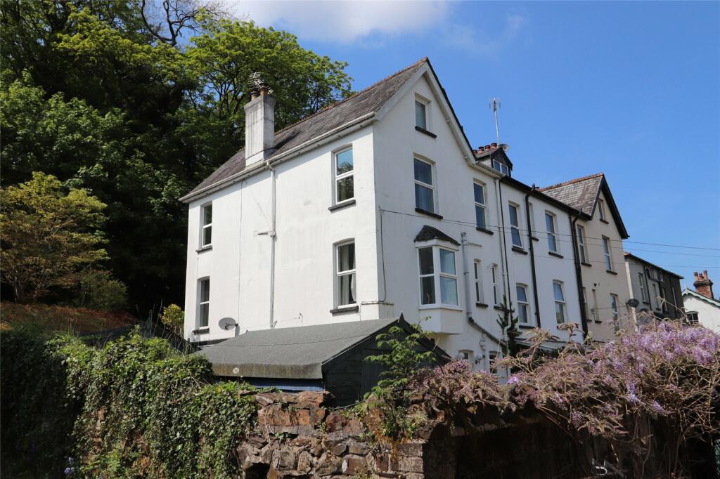 4 bedroom end of terrace house for sale in Okehampton, Devon, EX20