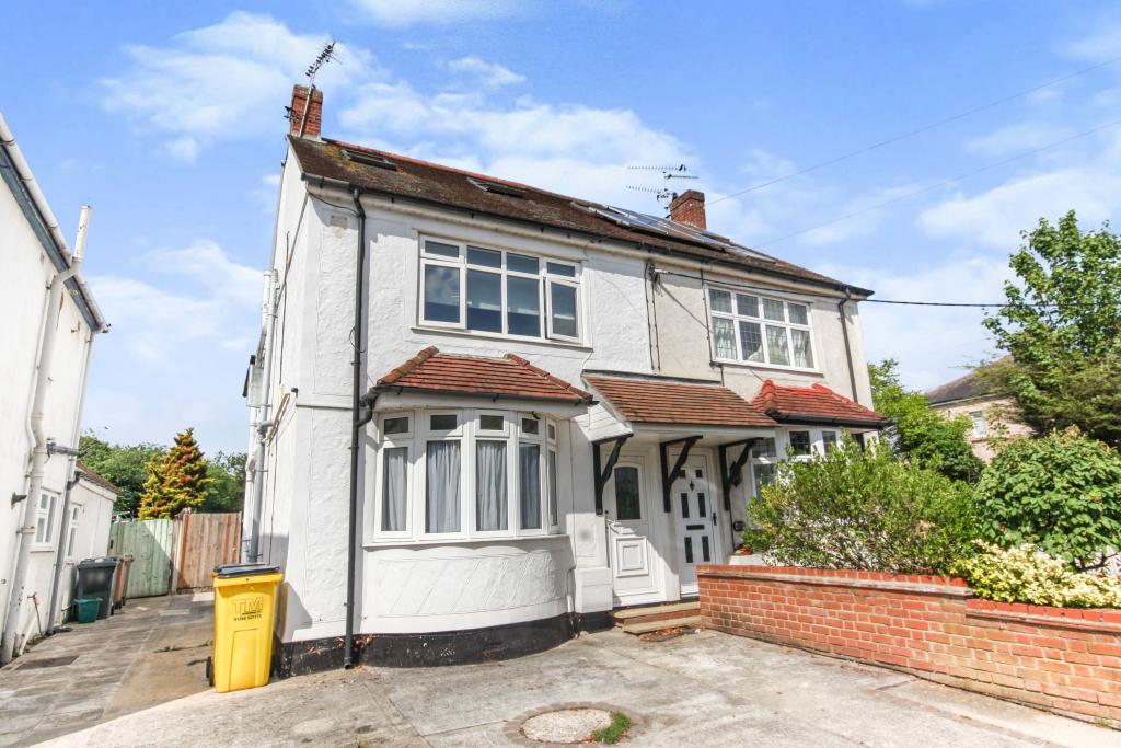 6 bedroom semidetached house for sale in Chelmer Road, Chelmsford, CM2