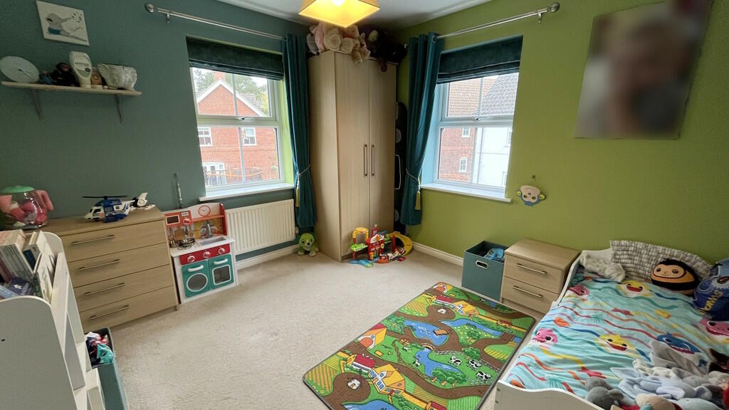 3 bedroom detached house for sale in Reeds Way, Loddon, NR14