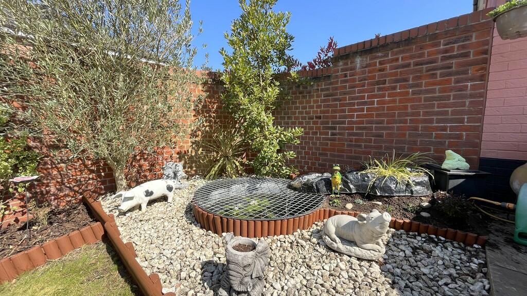 3 bedroom detached house for sale in Reeds Way, Loddon, NR14