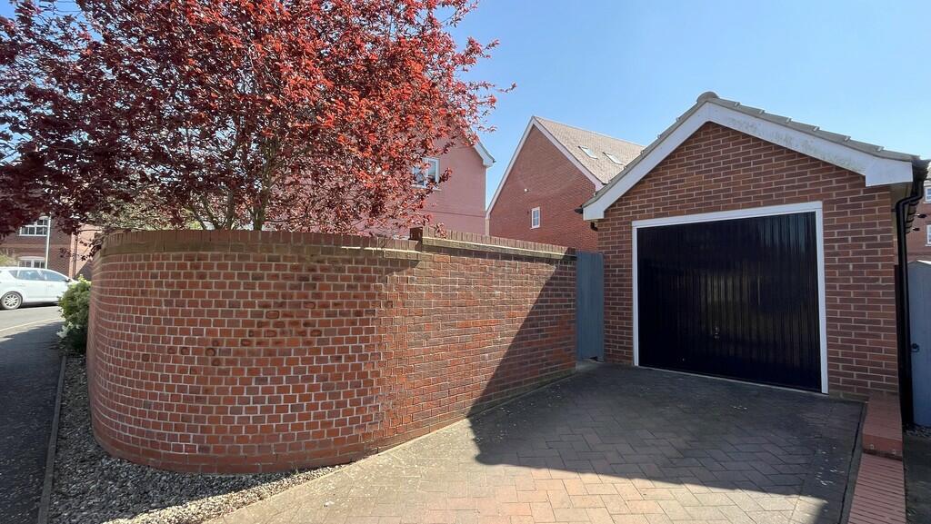 3 bedroom detached house for sale in Reeds Way, Loddon, NR14