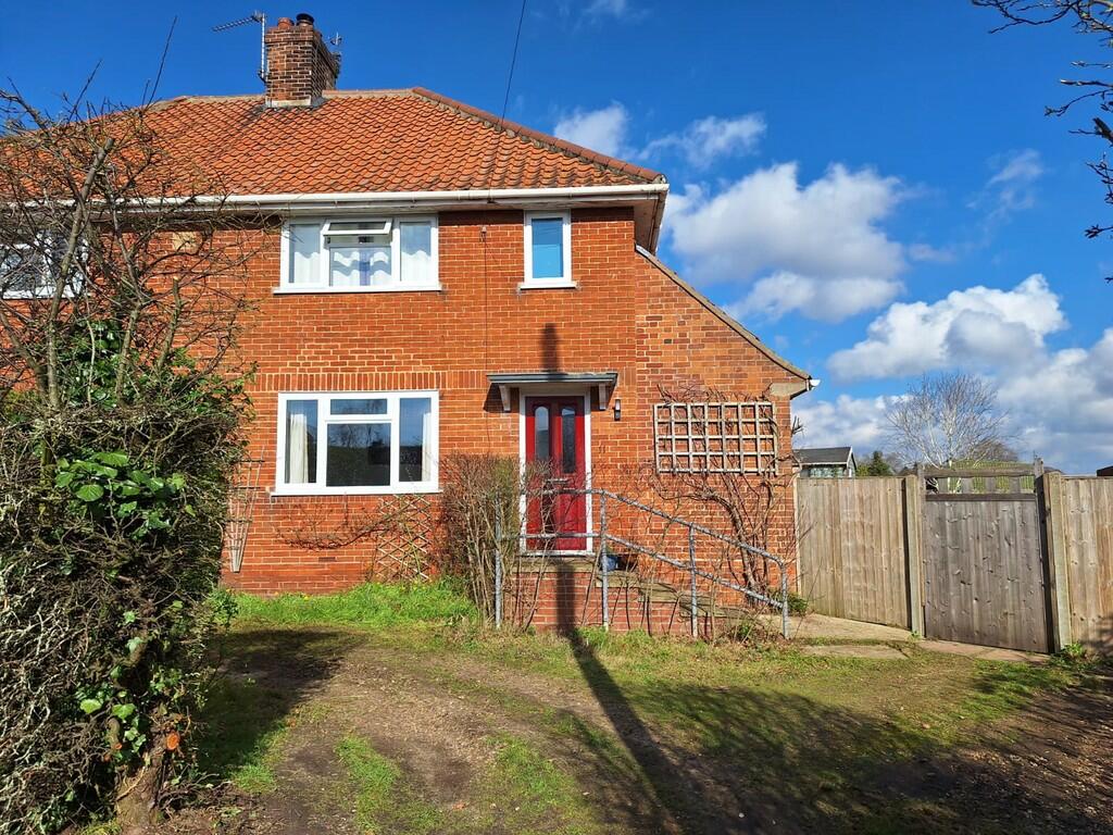 3 bedroom semidetached house for sale in Preston Lane, Hales, NR14
