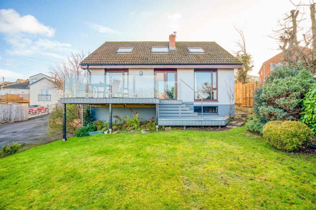 3 bedroom detached house for sale in Nore Road, Portishead, Bristol