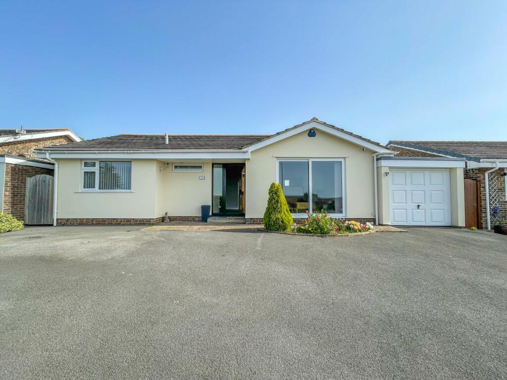 2 bedroom bungalow for sale in Waterside Park, Portishead, Bristol