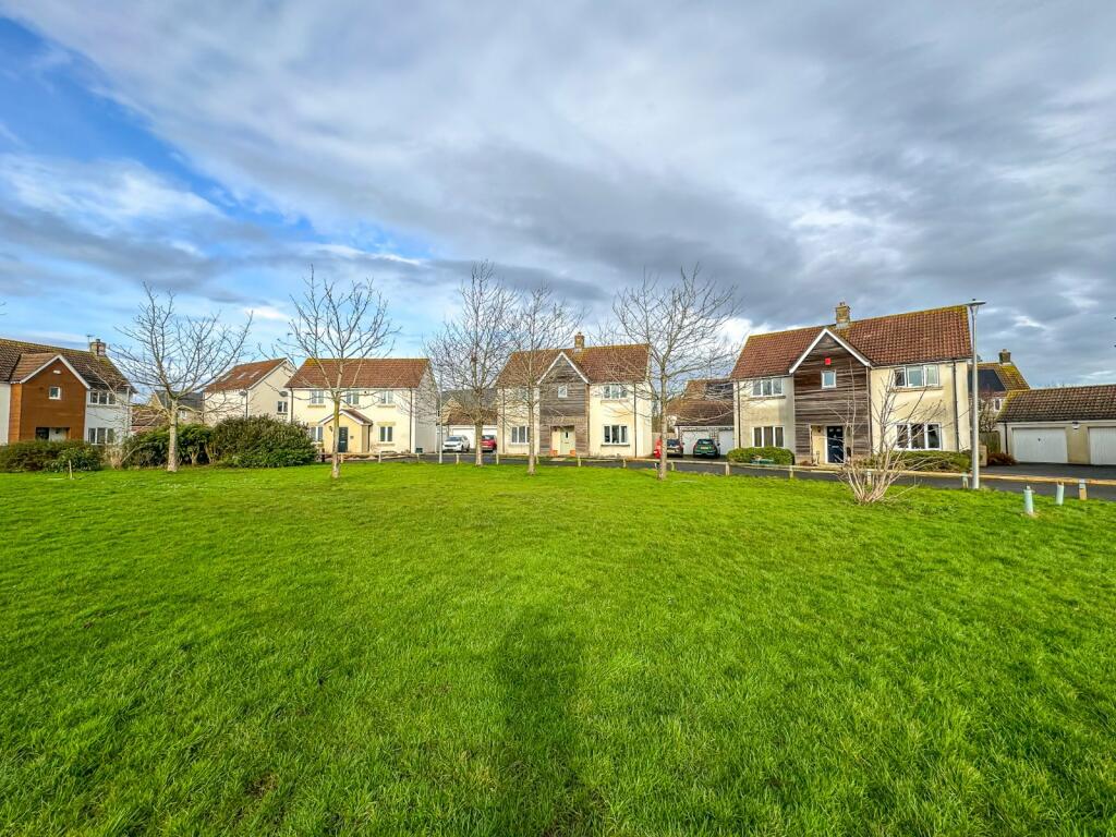 4 bedroom detached house for sale in Fennel Road, Portishead, Bristol
