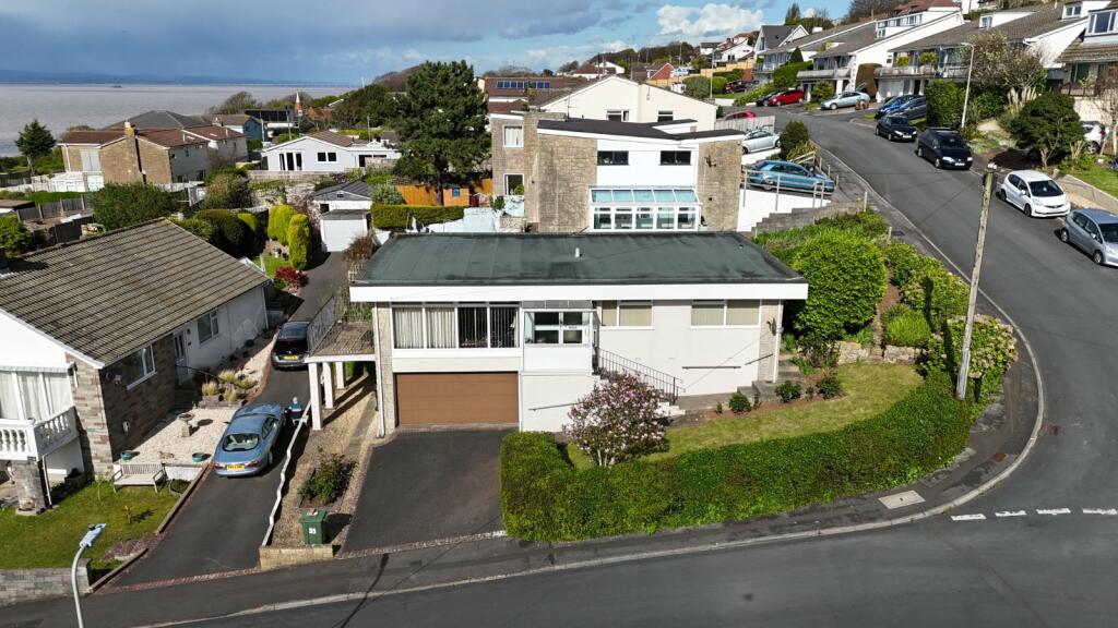 3 bedroom detached house for sale in Hillside Road, Portishead, Bristol