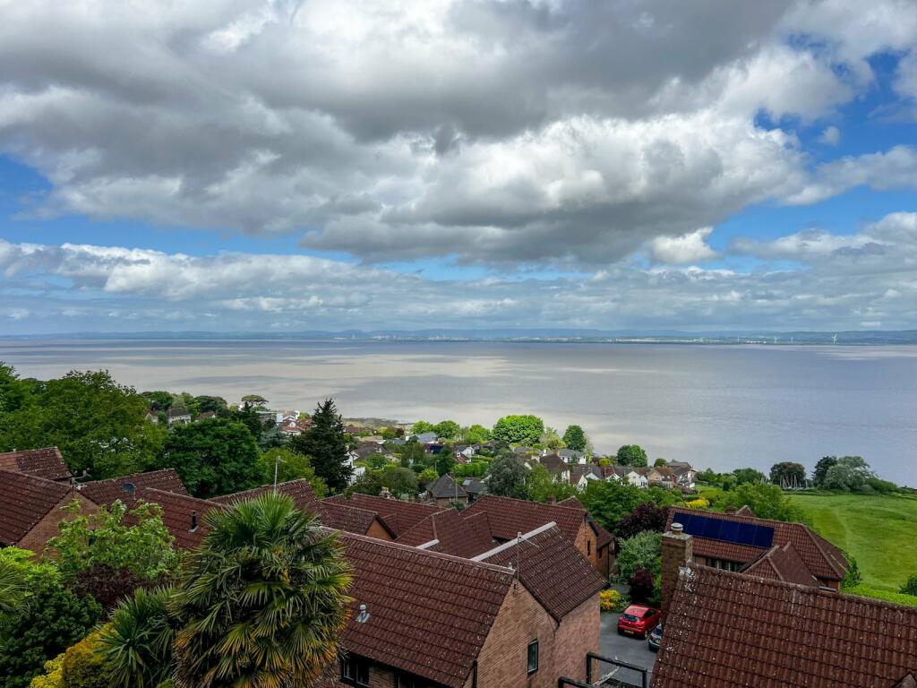 4 bedroom detached house for sale in Drakes Way, Portishead, Bristol