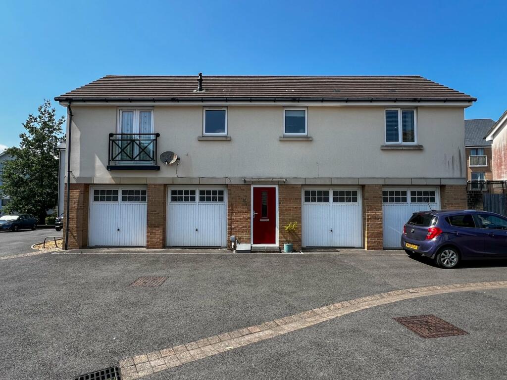 2 bedroom detached house for sale in Kittiwake Drive, Portishead