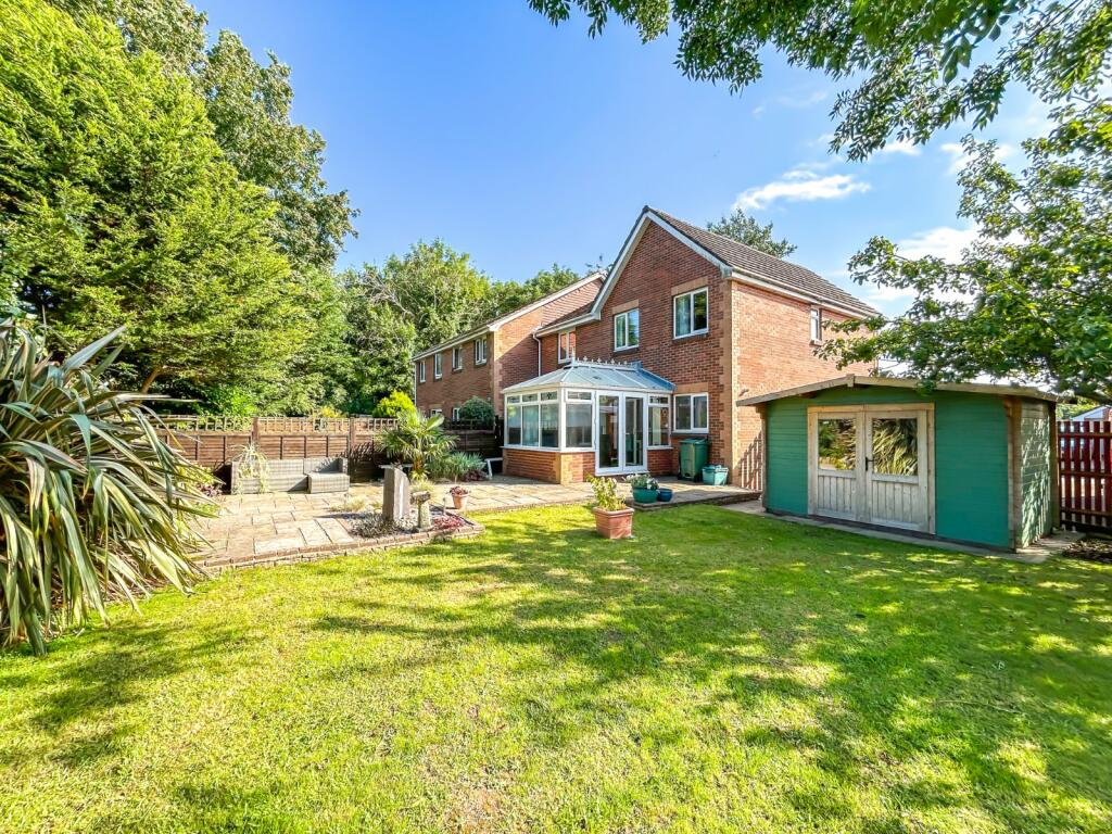 3 bedroom end of terrace house for sale in Lindsey Close, Portishead