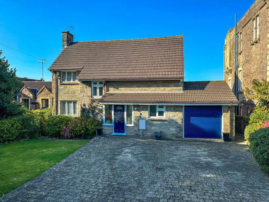 3 bedroom detached house for sale in Woodhill Road, Portishead, North