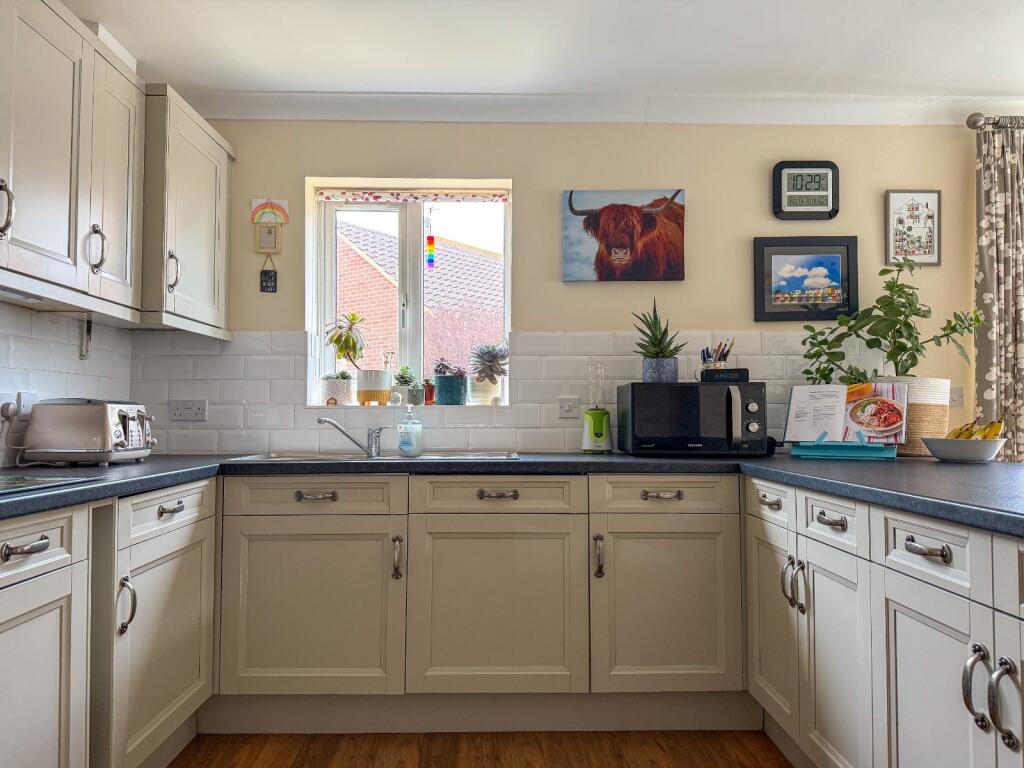 Additional property image - Siskin Close, Portishead, Bristol, Somerset, BS20