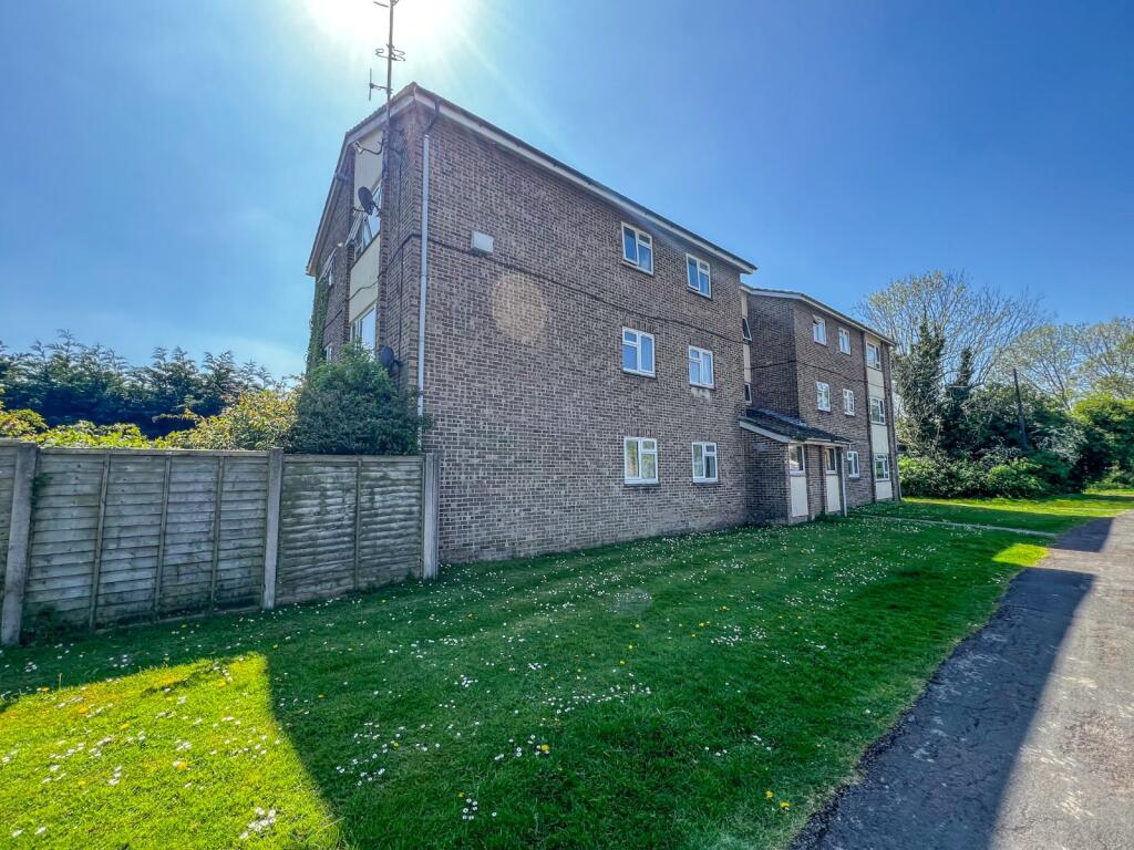 Main image of property: Glebe Road, Portishead, Bristol, Somerset, BS20