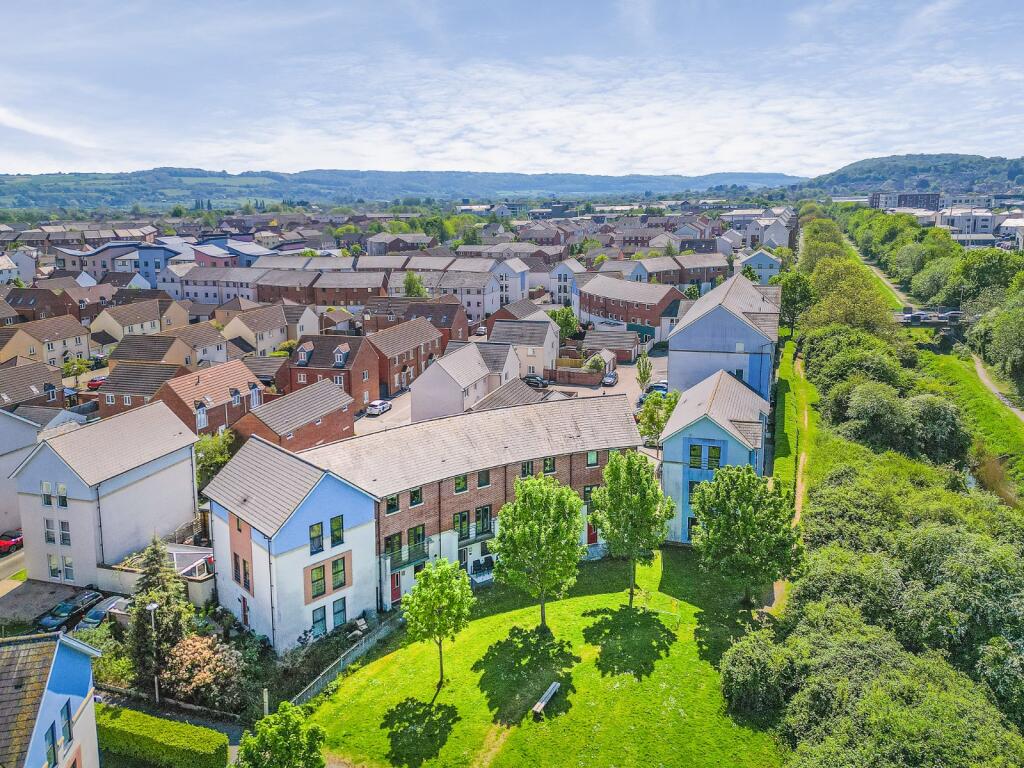 Main image of property: Guillemot Road, Portishead, Bristol, Somerset, BS20