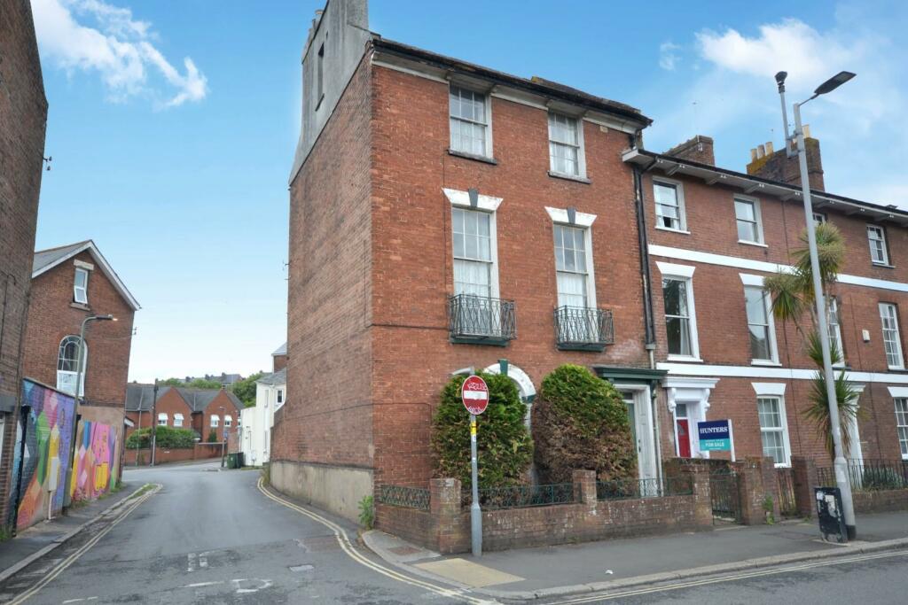 7 bedroom end of terrace house for sale in Longbrook Street, Exeter, EX4 6AW, EX4