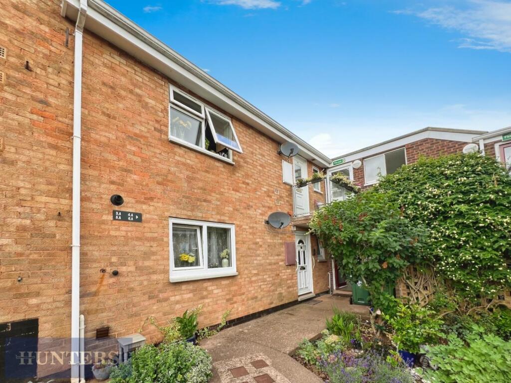 Main image of property: Carlyon Close, Exeter, EX1 3AZ