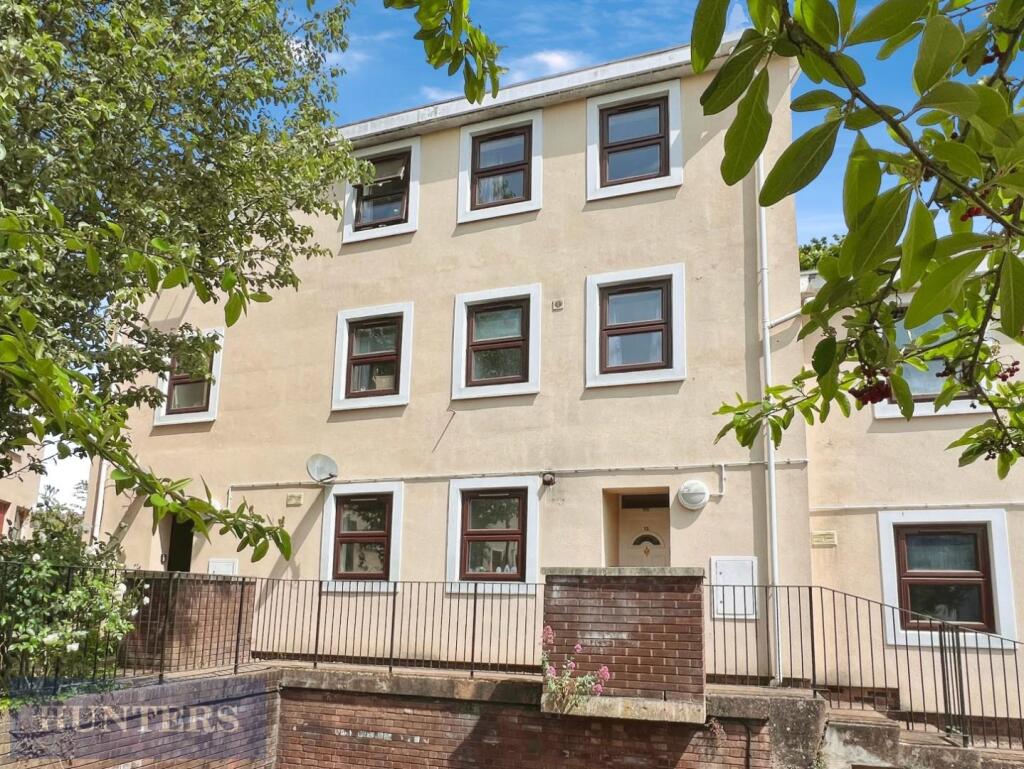 4 bedroom maisonette