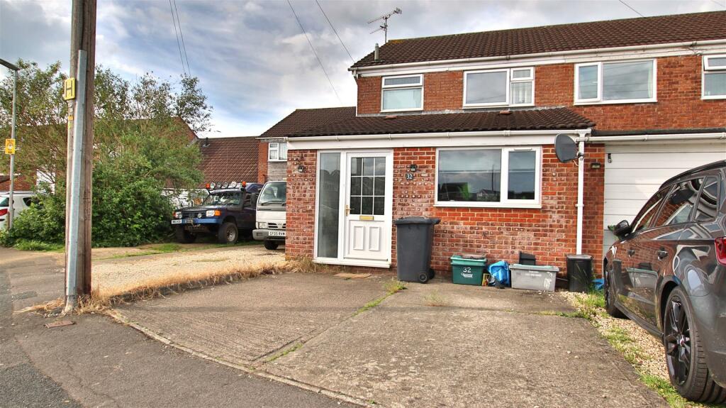 3 bedroom house for sale in Tidswell Close, Quedgeley, Gloucester, GL2