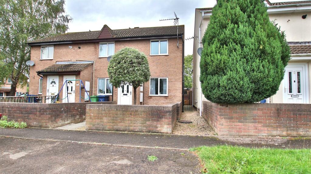 2 bedroom end of terrace house for sale in Fitzhamon Park, Ashchurch