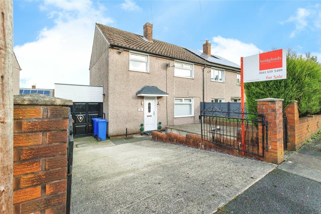 3 bedroom semidetached house for sale in Platting Grove, Ashtonunder