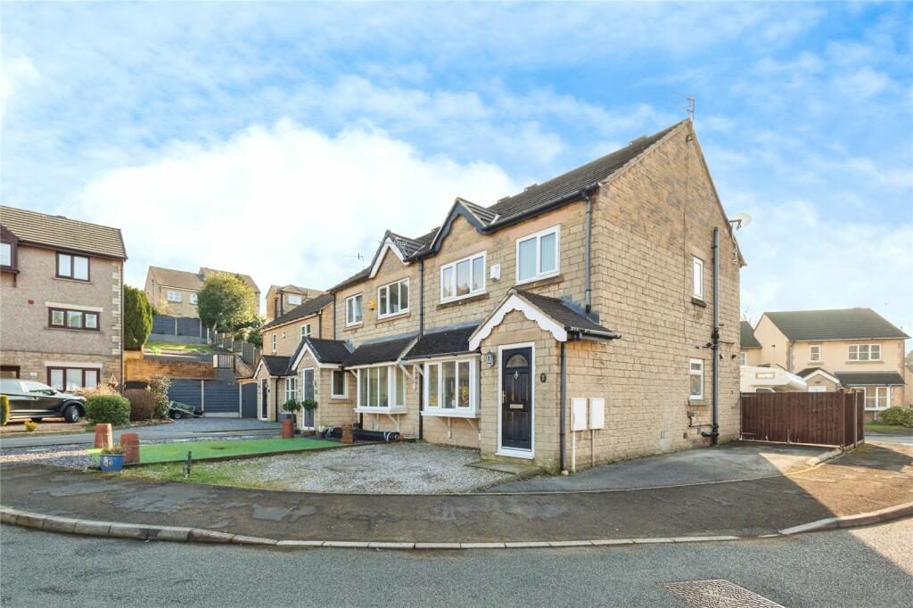3 bedroom semidetached house for sale in The Spindles, Mossley, Ashton