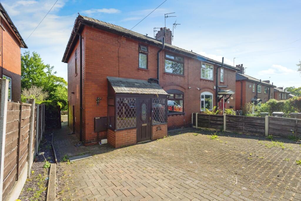 Main image of property: Broadoak Road, ASHTON-UNDER-LYNE, Lancashire, OL6