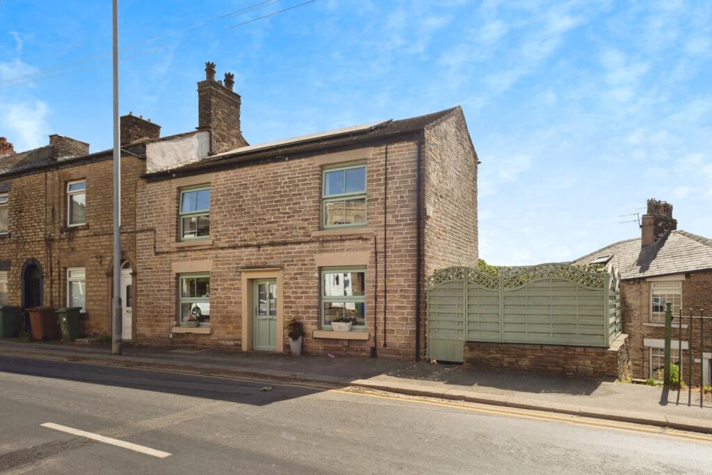 Main image of property: Stockport Road, ASHTON-UNDER-LYNE, Lancashire, OL5